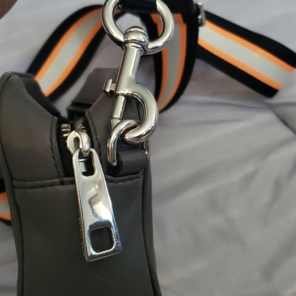 Gently Used Marc Jacobs handbag - Picture 5 of 5